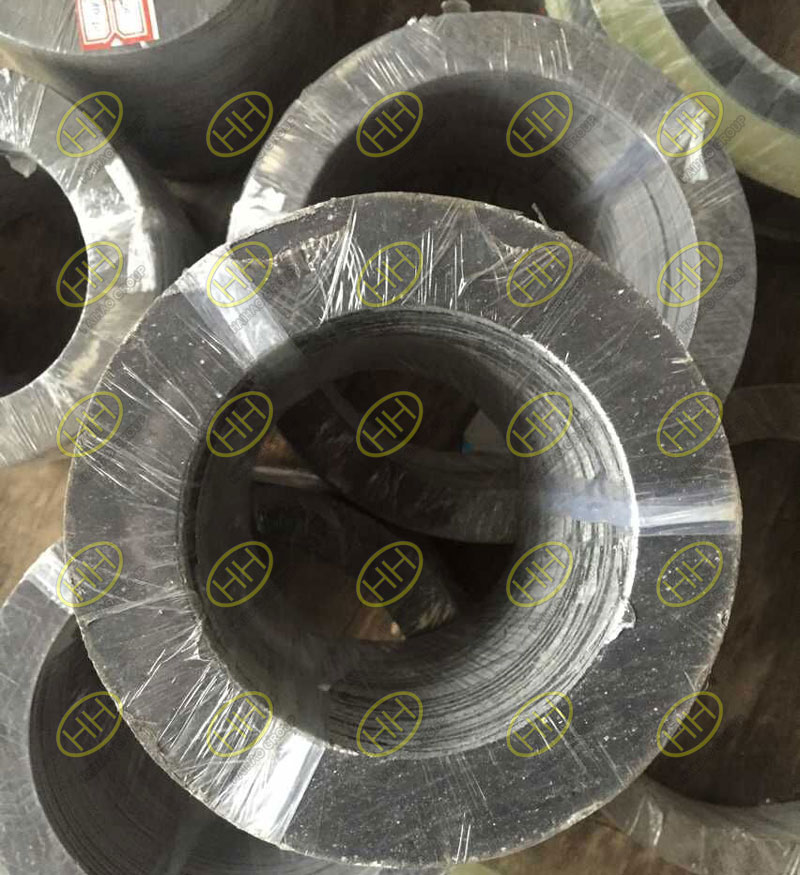 Introduction of graphite gaskets